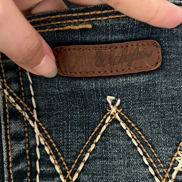 NWT Women’s Wrangler Retro Boot Cut Jeans - Picture 5 of 6